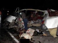 Trafik kazabı 1 ölü 2 yaralı