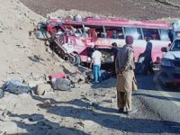 Yolcu otobüsü kaza yaptı: 26 ölü, 15 yaralı