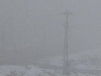 Yüksekova'da yoğun sis ulaşımı etkiledi...