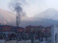 Hakkari temiz hava için kar bekliyor