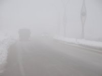 Yüksekova'da sis hayatı olumsuz etkiliyor