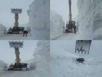 Hakkari Mergezer'de kar kalınlığı 11 metre...