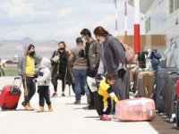 143 Türk vatandaşı Van'a getirildi