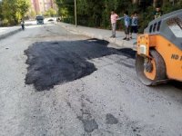 Hakkari’de asfalt ve yol onarım çalışmaları sürüyor