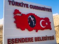 Türkiye-İran sınırına Türkiye tabelası