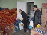 150 depremzede aileye gıda yardımı