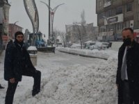 Hakkari belediyesi karla mücadele ediyor