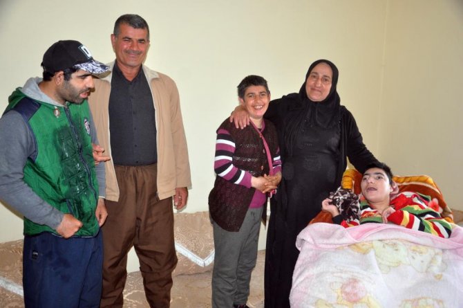 37-senedir-engelli-4-cocuguna-gozu-bakiyor.jpg