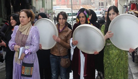 8-mart-etkinligi-hakkari-m.jpg