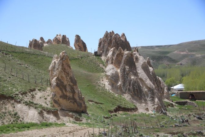 baskale-peribacalari-hayran-birakiyor-1.jpg
