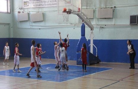basketbol-12-dev-adam-hakkari-1.jpg
