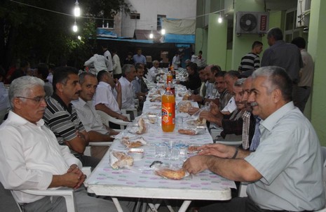 belediye-iftar-yemegi-1.jpg