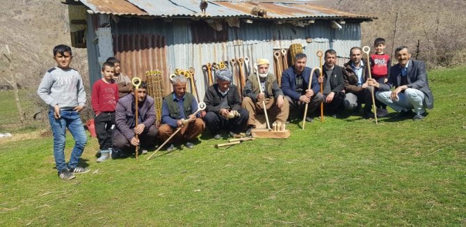 dedelerinden-ogrendikleri-isten-ekmeklerini-kazaniyorlar-2.jpg