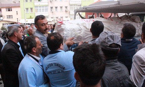 emrullah-armut-cenaze-1.jpg emrullah-armut-cenaze-1.jpg