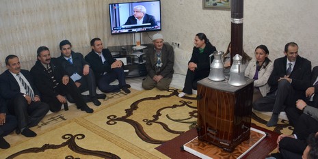 es-baskanlardan-ziyaret-3.jpg es-baskanlardan-ziyaret-3.jpg