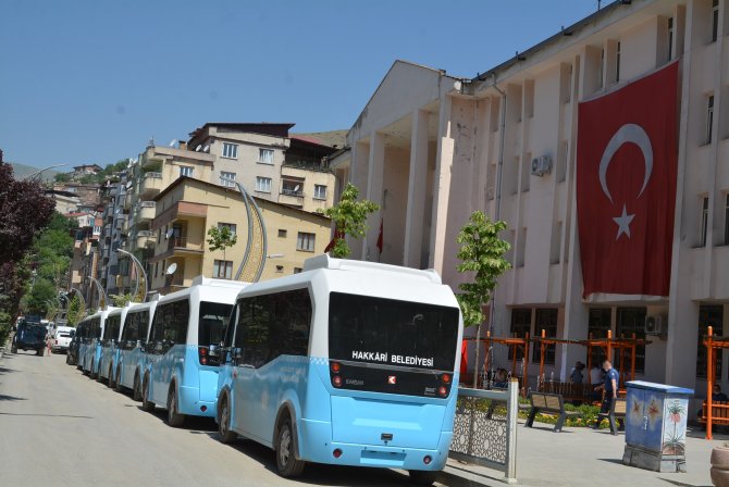 hakkari-belediyesi-minibus.jpg