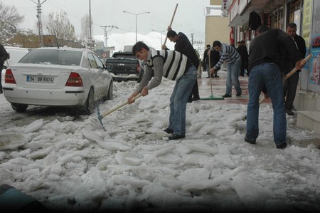 hakkari-buz-h-1.jpg