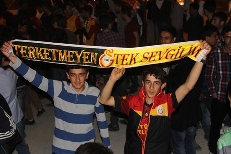 hakkari-de--galatasaray-coskusu-4.jpg