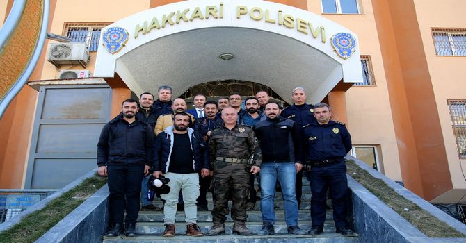 hakkari-emniyeti-gazeteciler-4.jpg