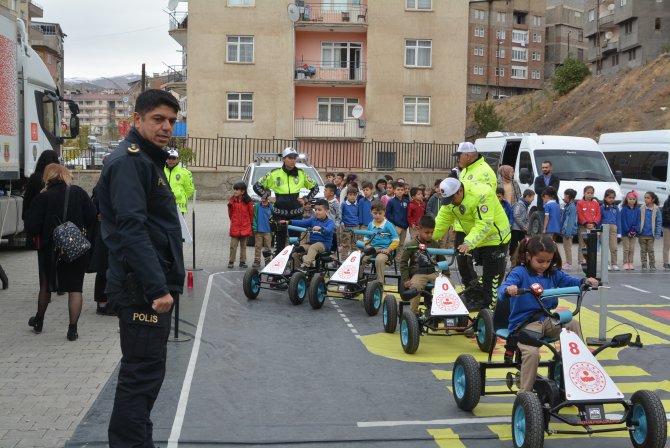 hakkari-emniyeti-trafik-egitimi-5.JPG