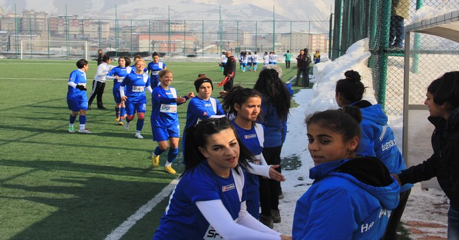 hakkari-gucuspor-1.jpg