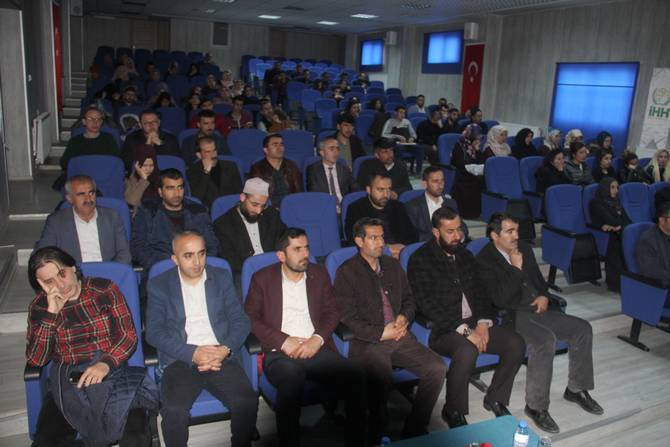 hakkari-ihh’-dan-madde-bagimliligina-konferansi-2.jpg