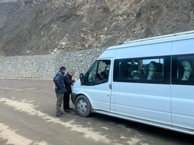 hakkari-mem-ogrenci-servisleri-ve-yemek-firmalarini-denetledi-2.jpg