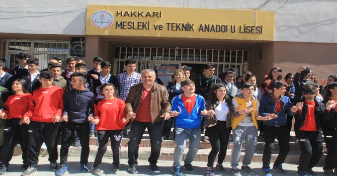 hakkari-mesleki-ve-teknik-anadolu-lisesi-mmm.jpg