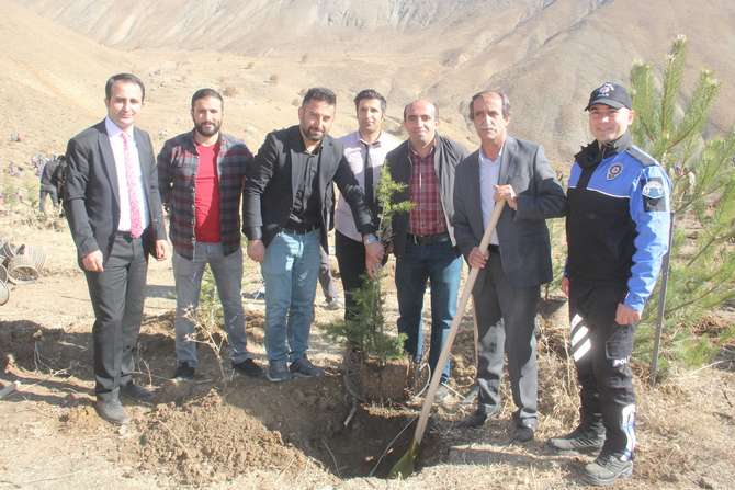 hakkari-toplum-polisi-halkla-ic-ice!.jpg