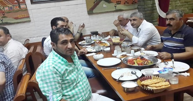 istanbul-iftar-yemegi-1.jpg