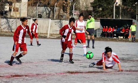 kadin-futbol-takimi-1.jpg