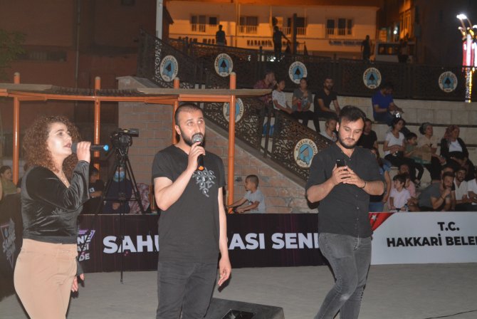 karaoke-sahnesi-1.jpg