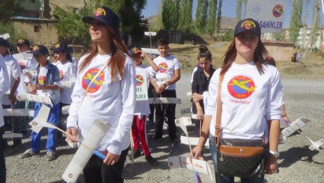 model-ucak-3.jpg model-ucak-3.jpg