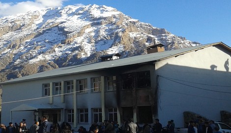 okul-tahribati-m.jpg okul-tahribati-m.jpg
