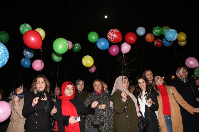 oldurulen-474-kadinin-anisina-isikli-balon-ucuruldu.jpg