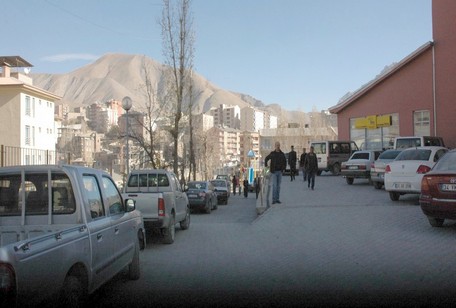 otopark-degil-hastane-bahce-si-3.jpg