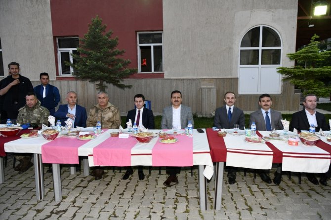 ozl-idare-iftar-yemegi-1.jpg