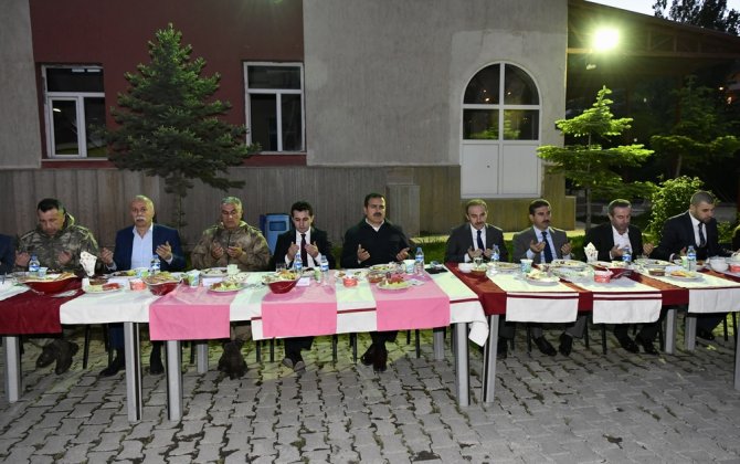 ozl-idare-iftar-yemegi-3.jpg