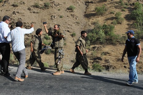 pkk-yol-kesti-1.jpg pkk-yol-kesti-1.jpg