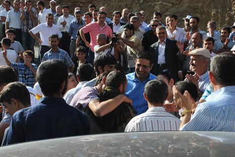 pkk-yol-kesti-3.jpg pkk-yol-kesti-3.jpg