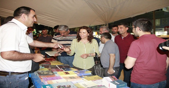 selma-irmak-hdp-hakkari-milletvekili-1.jpg