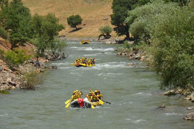 sirnakta-sosyal-mesafeli-rafting--2.jpg