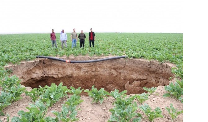 tarlada-cukur-olustu.jpg