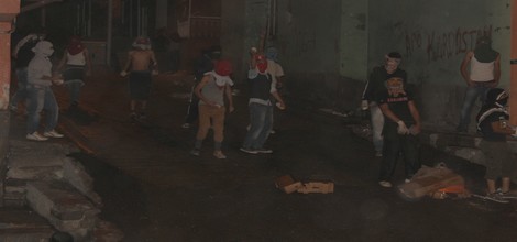 urla-olayi-hakkaride-protesto-edildi-m.jpg urla-olayi-hakkaride-protesto-edildi-m.jpg