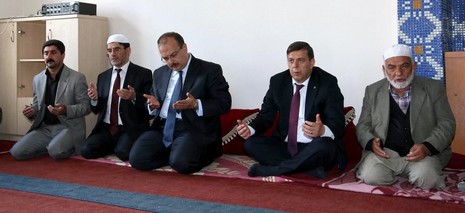 vali-canbolat-tiziye-ziyaretlerinde-2.jpg vali-canbolat-tiziye-ziyaretlerinde-2.jpg