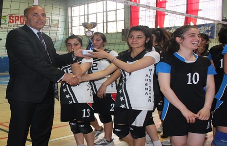 voleybol-turnuvasi-hakkari-1.jpg