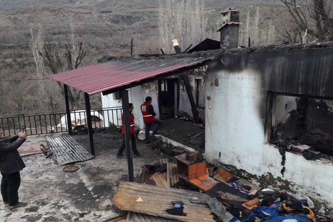 yangin-1-010.jpg yangin-1-010.jpg